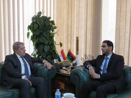 الجارحى يلتقى مع أسامة حماد وزير المالية الليبي