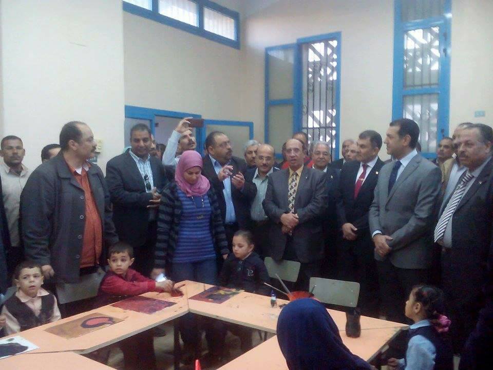 محافظ أسيوط يدشن مبادرة ” شركاء في حماية مصالح الوطن” بقرية ريفا
