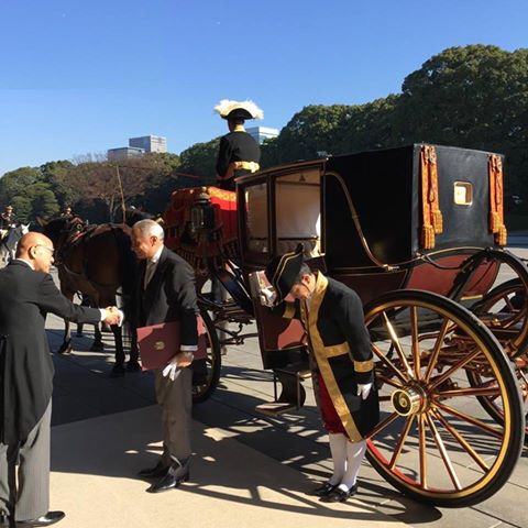 جلالة الإمبراطور أكيهيتو يتسلم أوراق اعتماد السفير المصري لدى اليابان