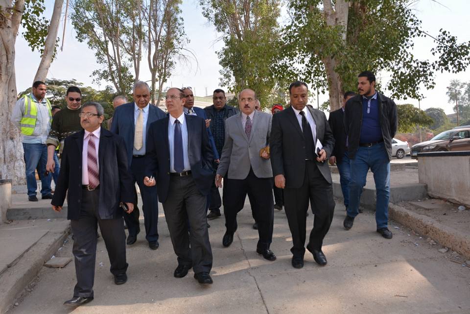 رئيس جامعة أسيوط يتفقد أعمال امتحانات الفصل الدراسي الأول
