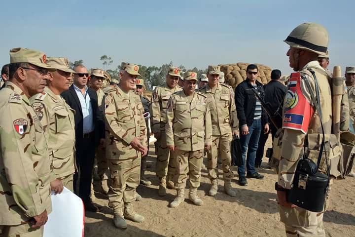 الفريق محمد فريد يشهد عدد من البيانات والأنشطة التدريبية والرياضية لطلبة الكلية الحربية 