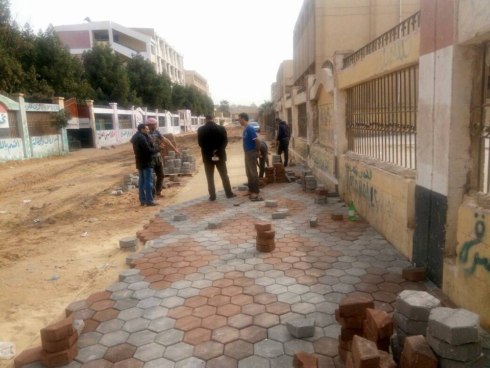 بدء تطوير الطرق بحي شرق شبرا الخيمة