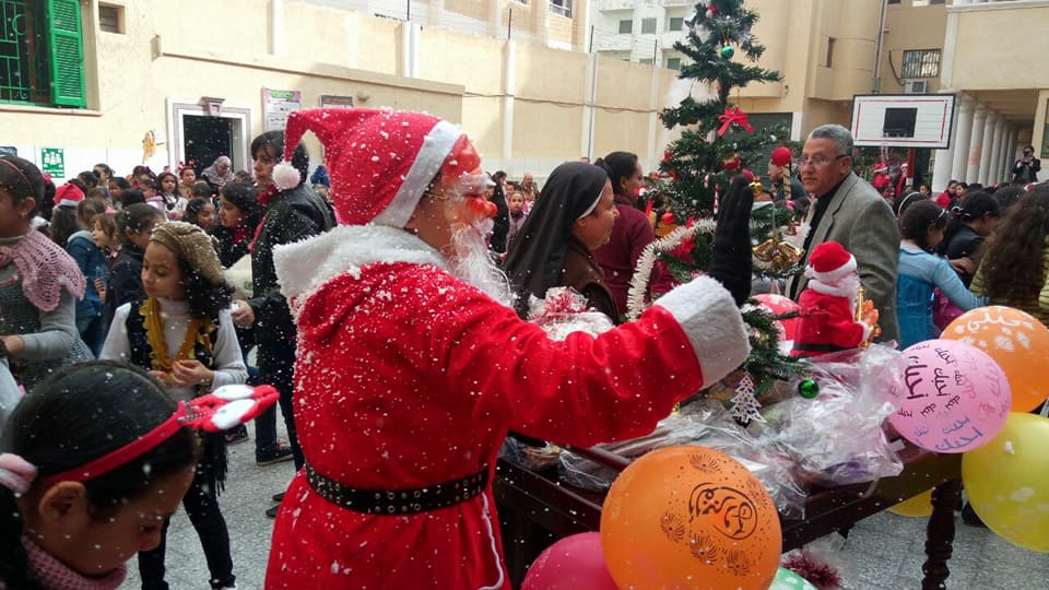بالصور .. مشاركة مدرسة الراهبات فى احتفالية رأس السنة بالبحيرة