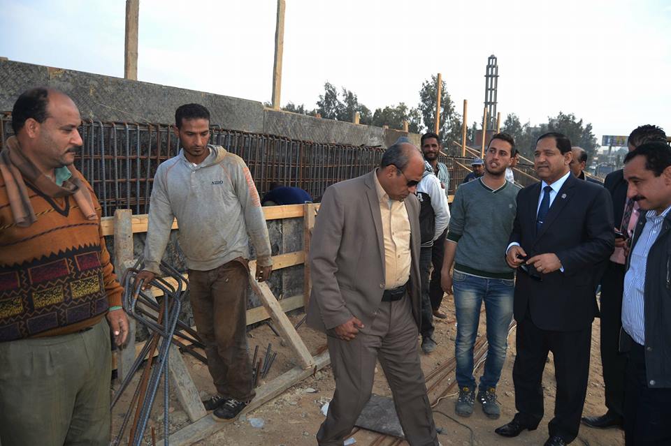 محافظ الغربية يتفقد أعمال تطوير وتوسعه كوبري المحلة القديم العلوى بطنطا