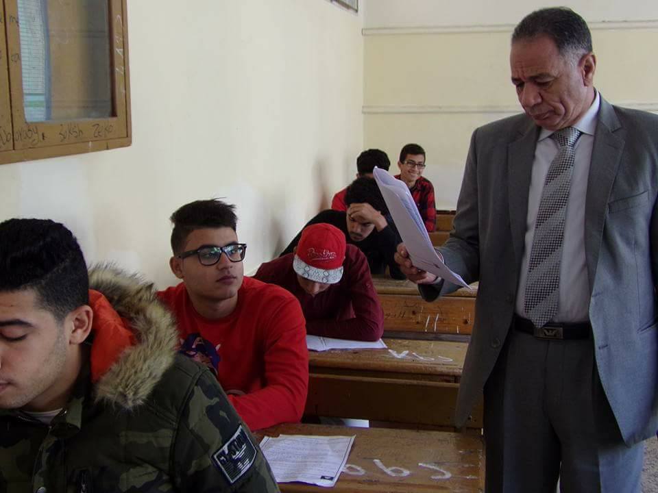 ”محافظ دمياط” يوجه بمتابعة الإمتحانات وسرعة إزالة أي معوقات .