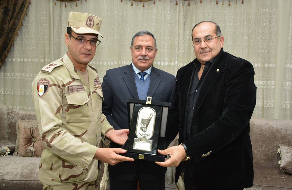 محافظ سوهاج ومدير الأمن يكرمان المستشار العسكري المقدم وليد حسنين بمناسبة انتقاله أنهاء عملة بمحافظة سوهاج 