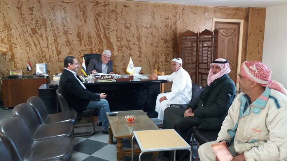 المنسق العام لحملة السيسي يعرض مشاكل المواطنيين على رئيس مدينة طور سيناء