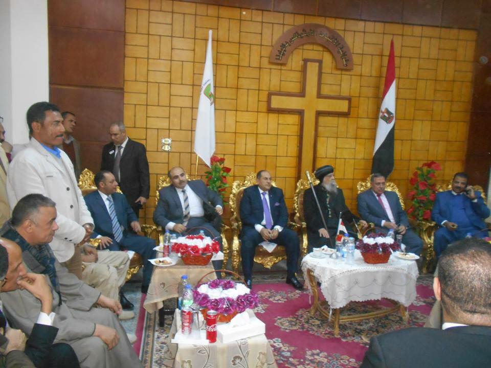 محافظ سوهاج يزور مطرانية البلينا ويهنى الاخوة المسيحيين بعيد الميلاد المجيد