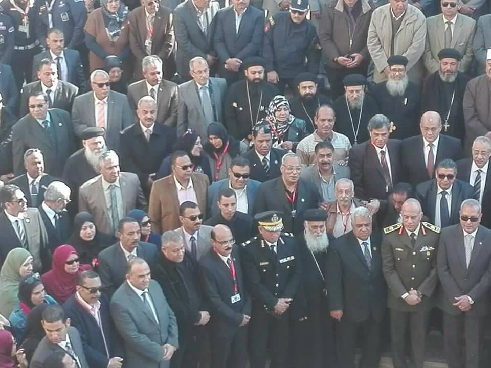 محافظ السويس والقيادات التنفيذية يهنئون الأخوة الأقباط بعيد الميلاد