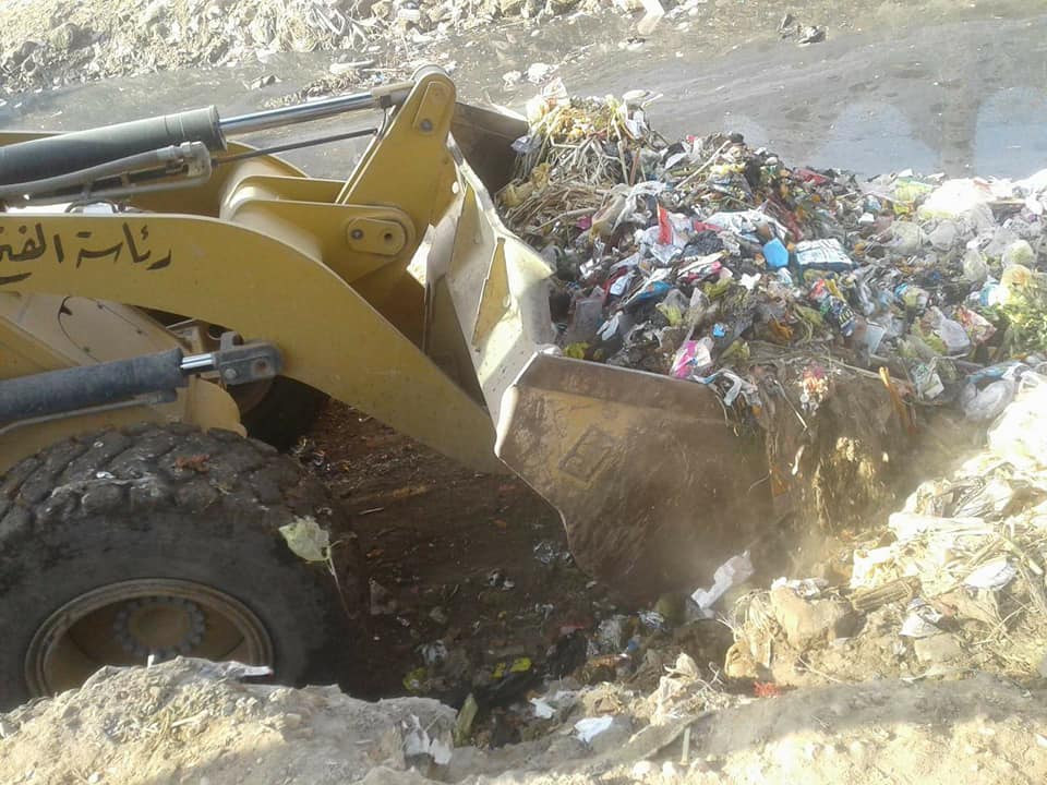 ” نبيل محمود ” تتابع أعمال النظافة بمركز الفتح 