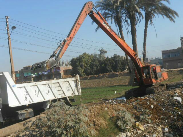 160 قرار إزالة ورفع 5 آلاف و700طن مخلفات بمركز أبنوب خلال شهرين