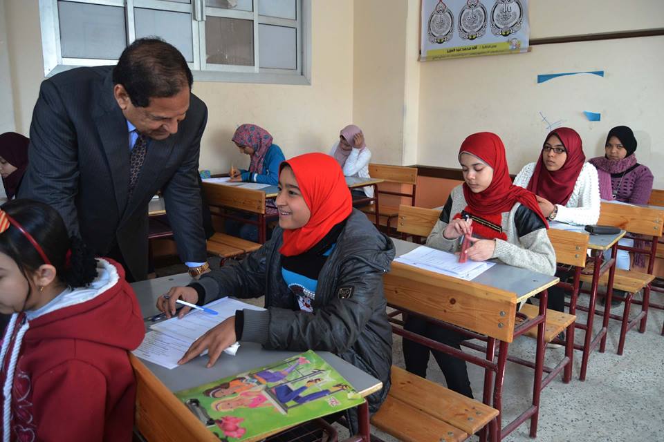 محافظ الغربية يتفقد لجان امتحانات الشهادة الإعدادية بكفر الزيات