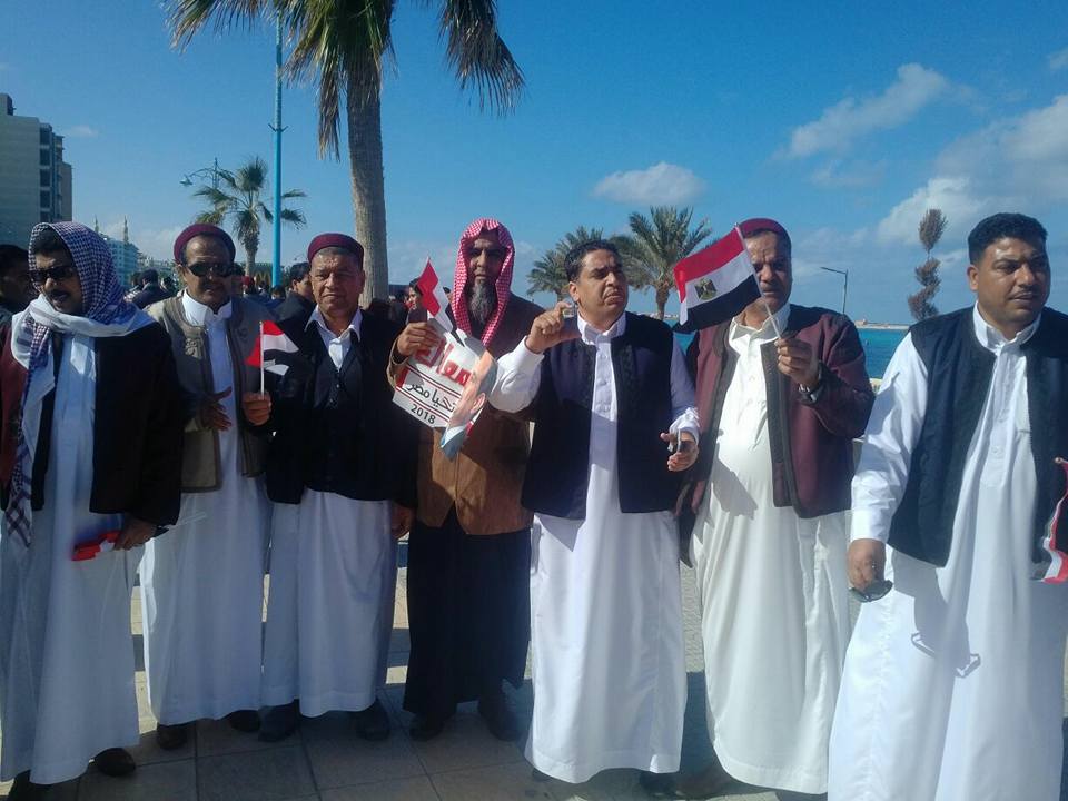 ممثلون من الدعوة السلفية يشاركون في مسيرة شعبية لدعم السيسي