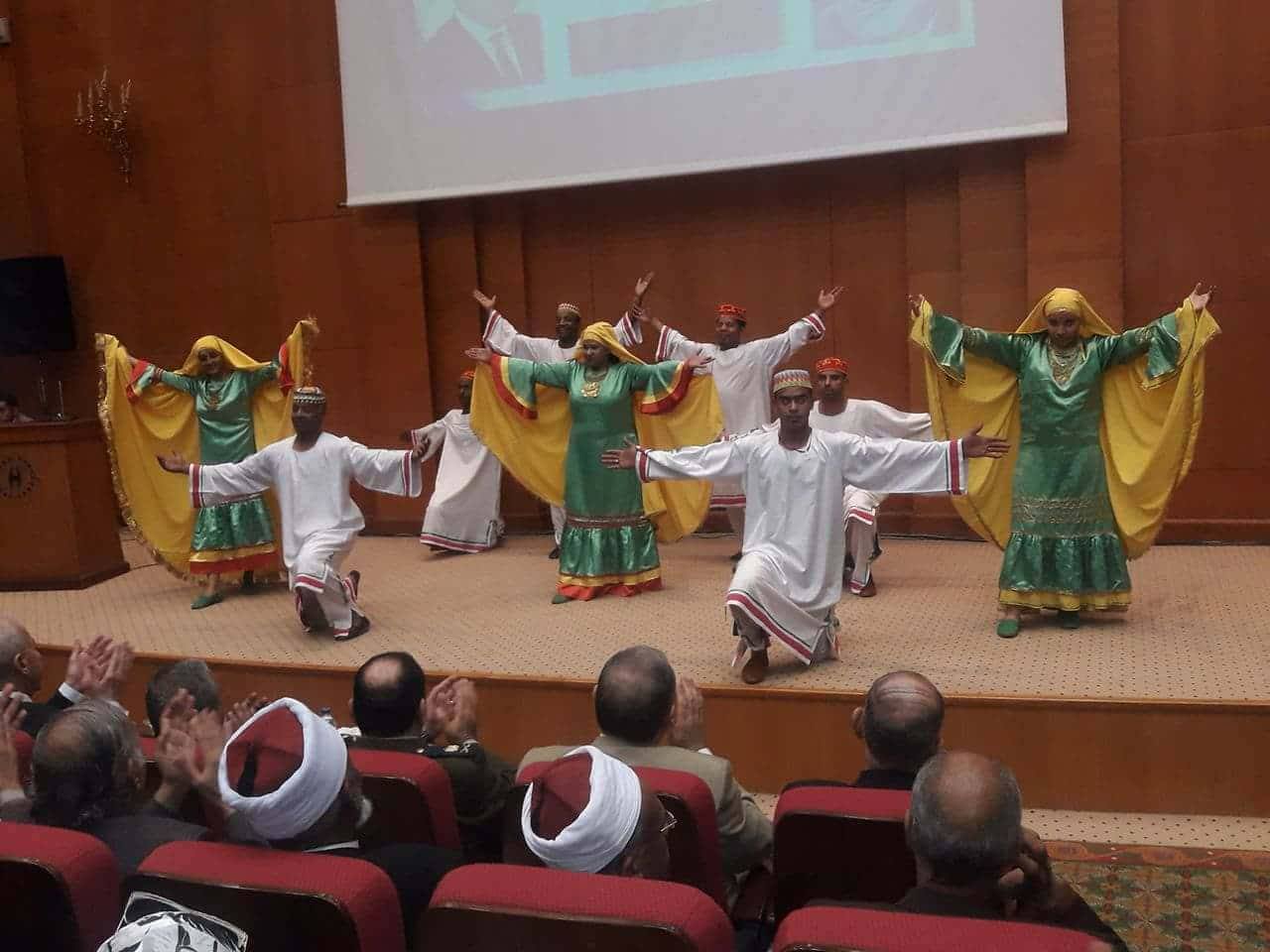 فرقتى توشكى وأسوان تشاركا فى احتفالات محافظة أسوان بعيدها القومى