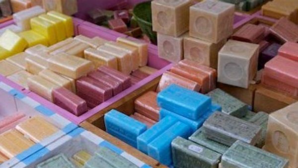 مباحث التموين ببنى سويف ضبت صاحب مصنع صابون مجهول المصدر 