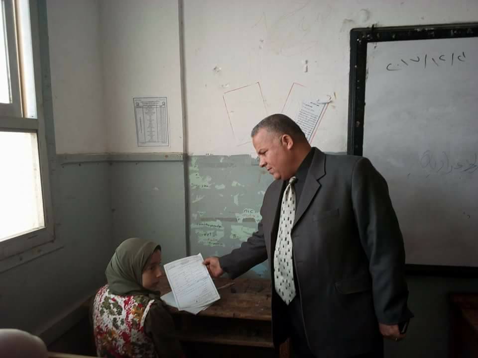 ”وكيل تعليم دمياط ” يقرر إحالة رئيس لجنة و4 ملاحظين للتحقيق .