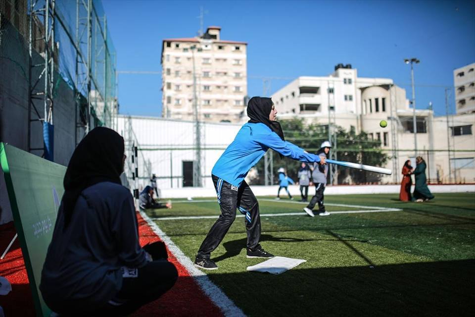 العادات والتقاليد وغياب الدعم وراء عدم انتشار الرياضة النسوية في غزة