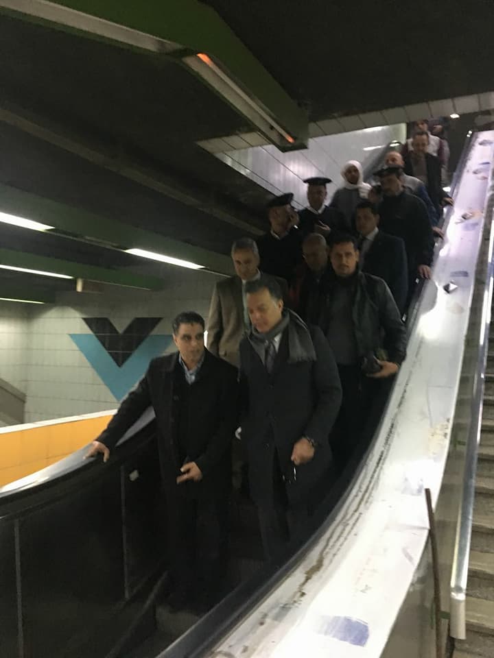 وزير النقل في جولة مفاجئة لعدد من محطات مترو الانفاق 