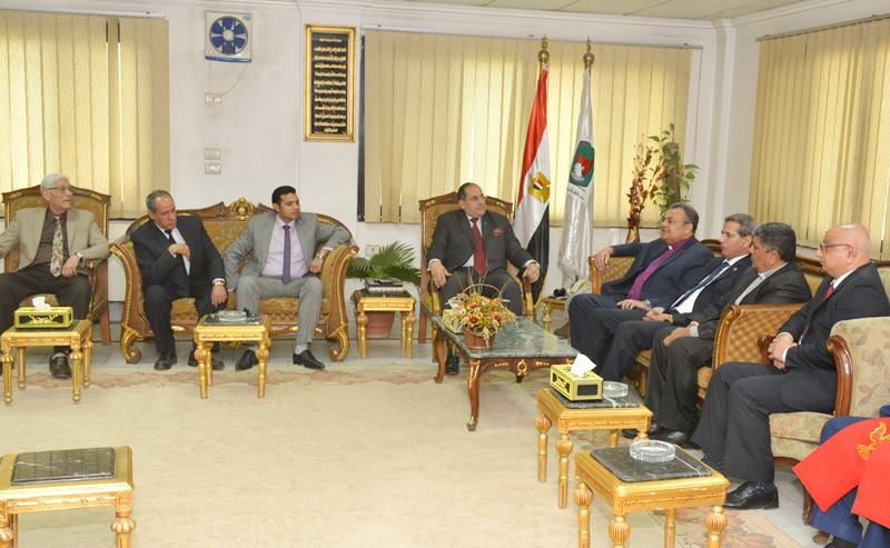 محافظ سوهاج يستقبل القس ”اندريه زكي ” رئيس الطائفة الانجيلية بمصر