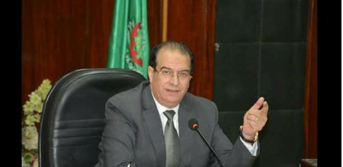محامى يرسل انذار على يد محضر لرئيس مدينة المطرية بسبب صناديق القمامة
