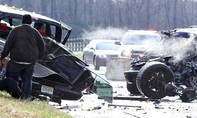 مصرع 11 شخصا وجرح 29 آخرون في حادث تحطم سيارة في المنيا