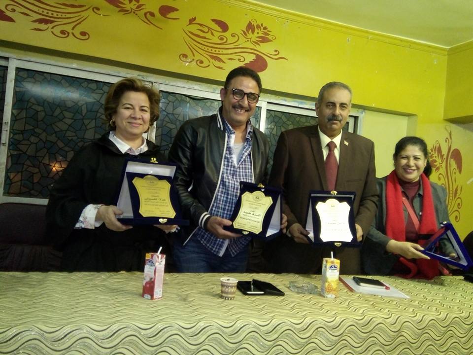 فنون القاهرة تكرم عزة الحسيني ووائل ممدوح وأشرف طلبة لرعايتهم للمواهب الفنية الشابة