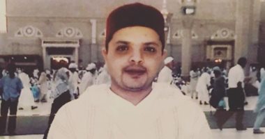 محمد هنيدى ينشر صورة له من داخل المسجد النبوى