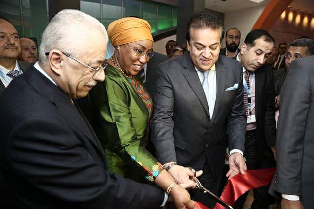 وزيرا التعليم العالى والتربية والتعليم يفتتحان معرض للعلوم والتكنولوجيا على هامش المنتدى الإفريقي الثالث