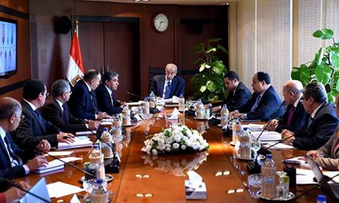 إسماعيل يعقد اجتماع لمتابعة الاجراءات الخاصة بتطوير منظومة ادارة المخلفات الصلبة