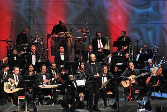 الموسيقار عماد الشارونى يقدم ” شرقى فى غربى ” على المسرح الكبير