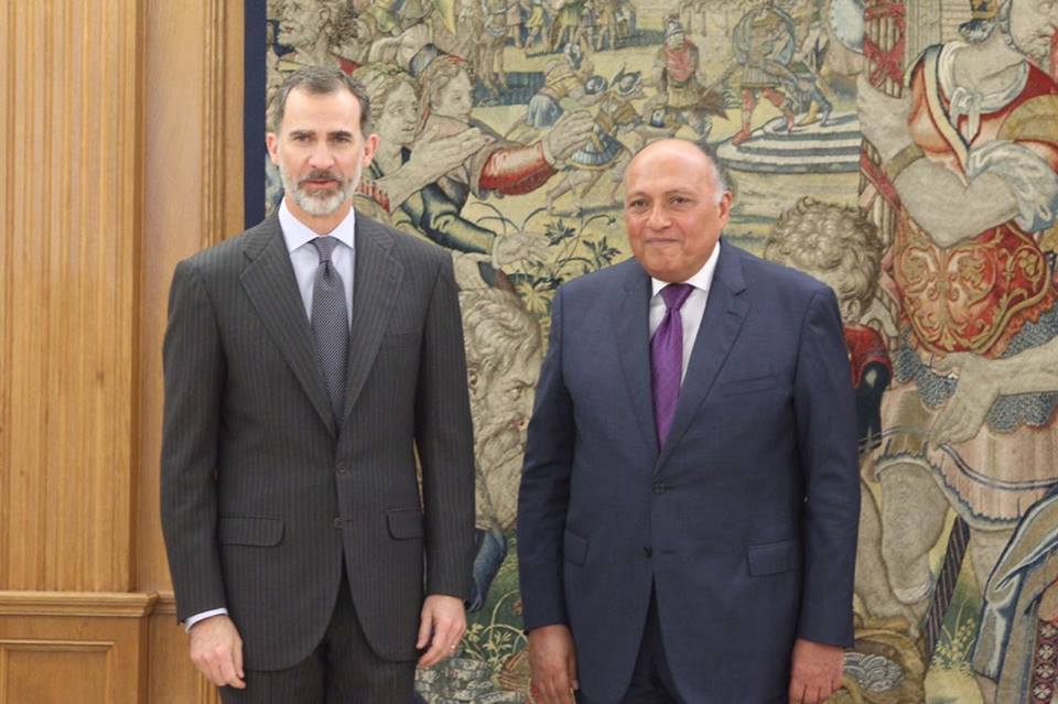 وزير الخارجية يلتقي ملك أسبانيا فى مستهل زيارته لمدريد