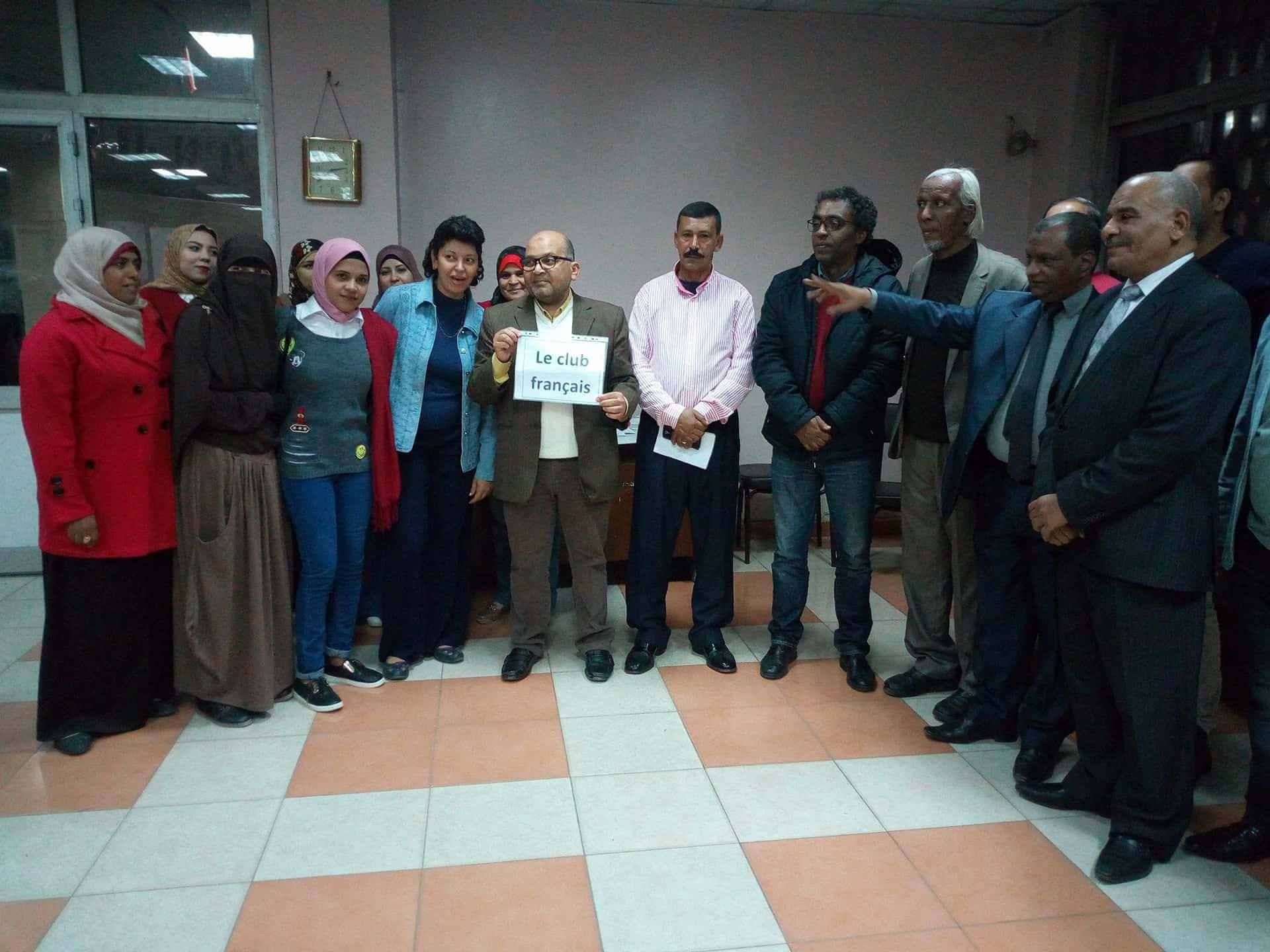 بالصور .. عواض يتفقد قصر ثقافة العقاد بأسوان