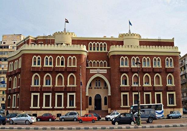 جامعة الإسكندرية توقع الكشف الطبي على 387 مريضا في قافلة  طبية باللبان
