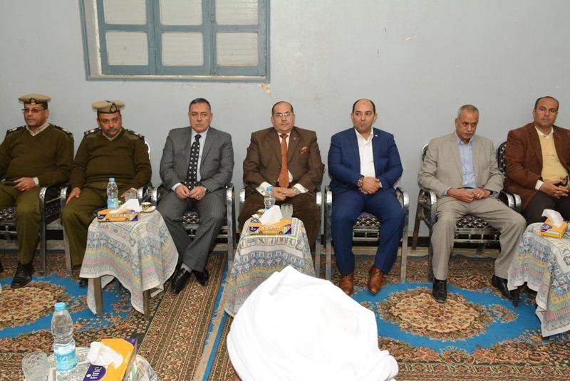 دوار الـ ابو الخير يستقبل محافظ سوهاج والقيادت الأمنية لتقديم واجب العزاء في وفاة خال نواب مركز البلينا 