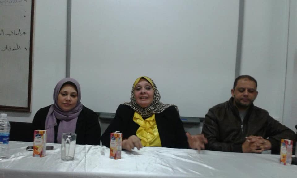 قصر صلاح الدين يناقش ” تعليم مبادئ الشعر ”  بالبحيرة