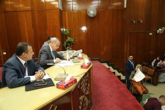 محافظ قنا يعقد اللقاء الإسبوعى المفتوح لبحث شكاوى وطلبات المواطنين
