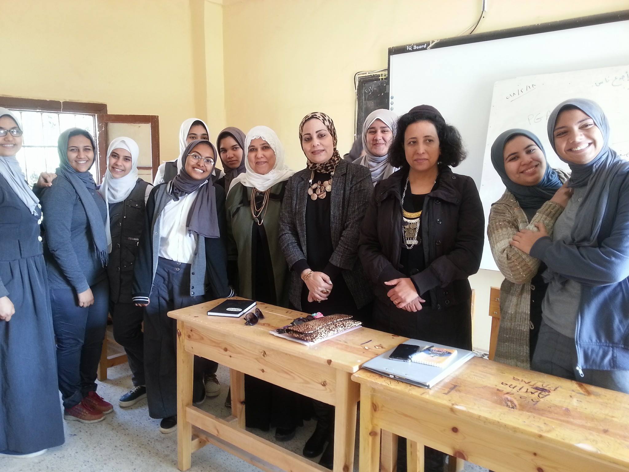 التعامل الآمن مع وسائل التواصل الإجتماعى بإعلام القنطرة شرق
