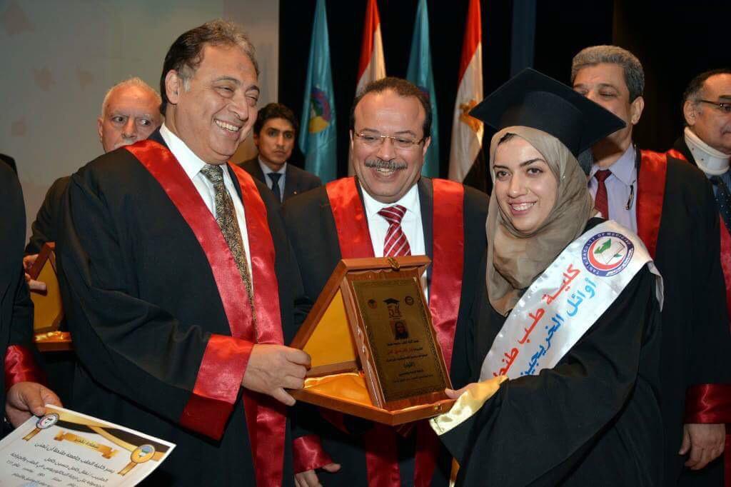 رئيس جامعة طنطا تكليف 300 خريج للعمل بمستشفيات الصحة