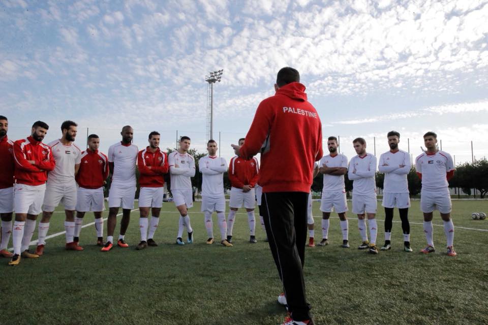 المنتخب الفدائي يواصل معسكره التدريبي الخارجي بنجاح في الجزائر