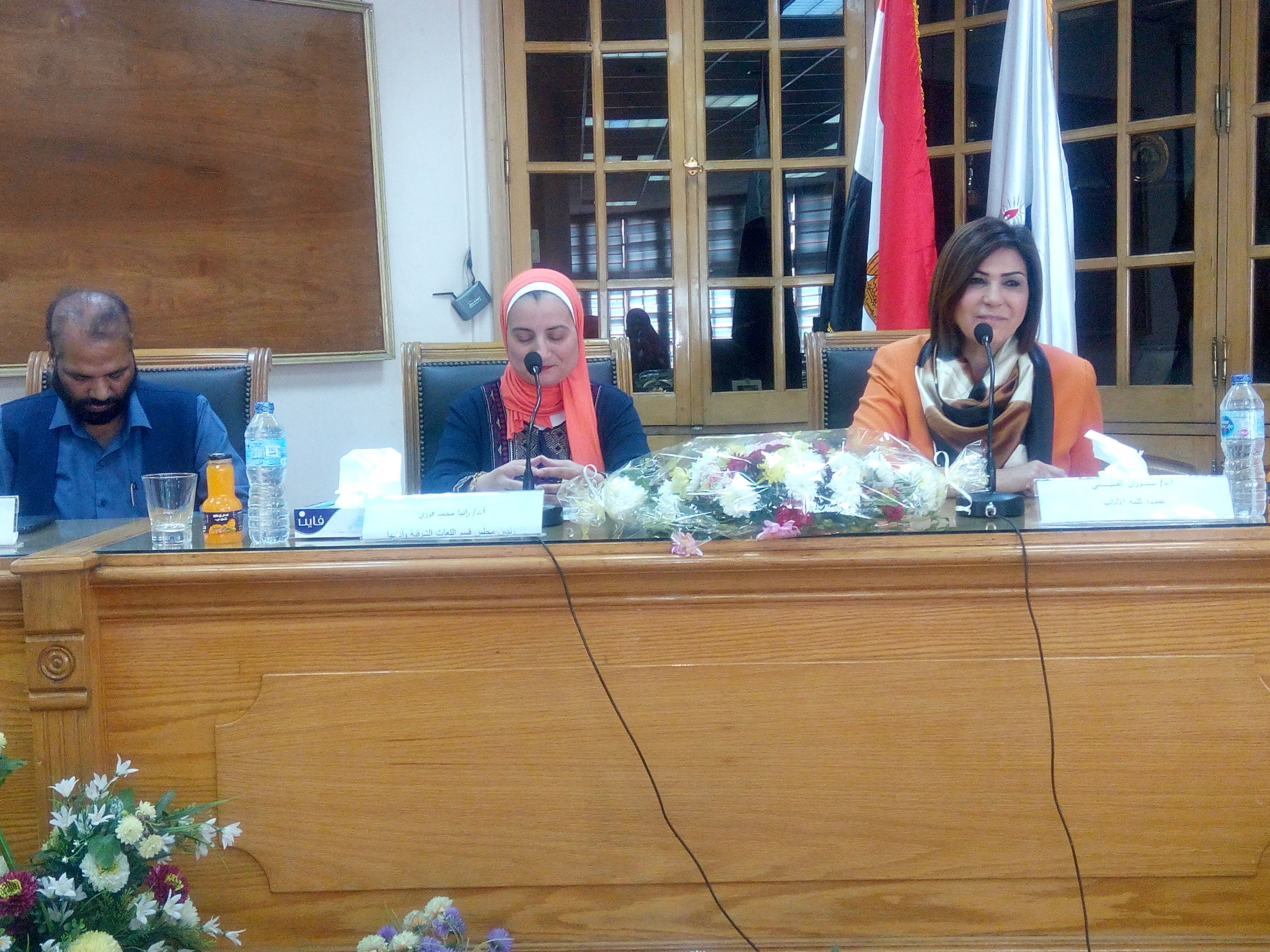 اللغة الاردية ودورها في القضايا المعاصرة محاضرة علمية بآداب عين شمس