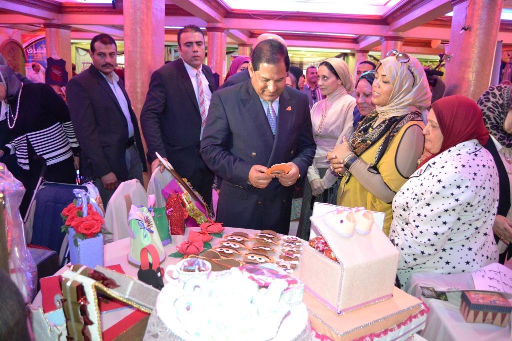 اللواء أحمد ضيف صقر محافظ الغربية يشهد مؤتمر المجلس القومى للمرآة بالغربية إحتفالاً بمبادرة إمرآة منتجة