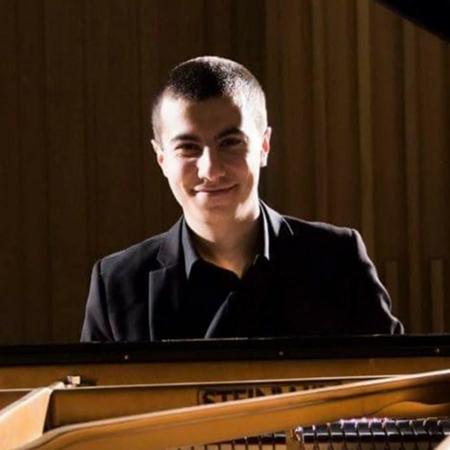 مواهب مصرية وأردنية تقود وتعزف مع السيمفونى على المسرح الكبير