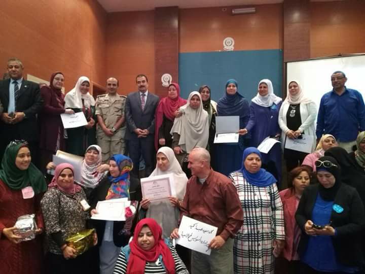 ختام الدورة التدريبية لمعلمى محافظة السويس لمحو الأمية