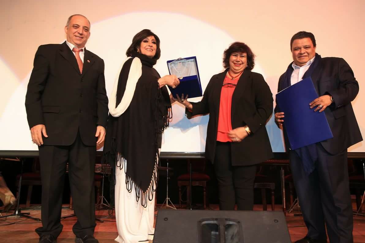 بالصور المركز القومى للمسرح يكرم ”إيزيس المسرح المصرى” سهير المرشدي