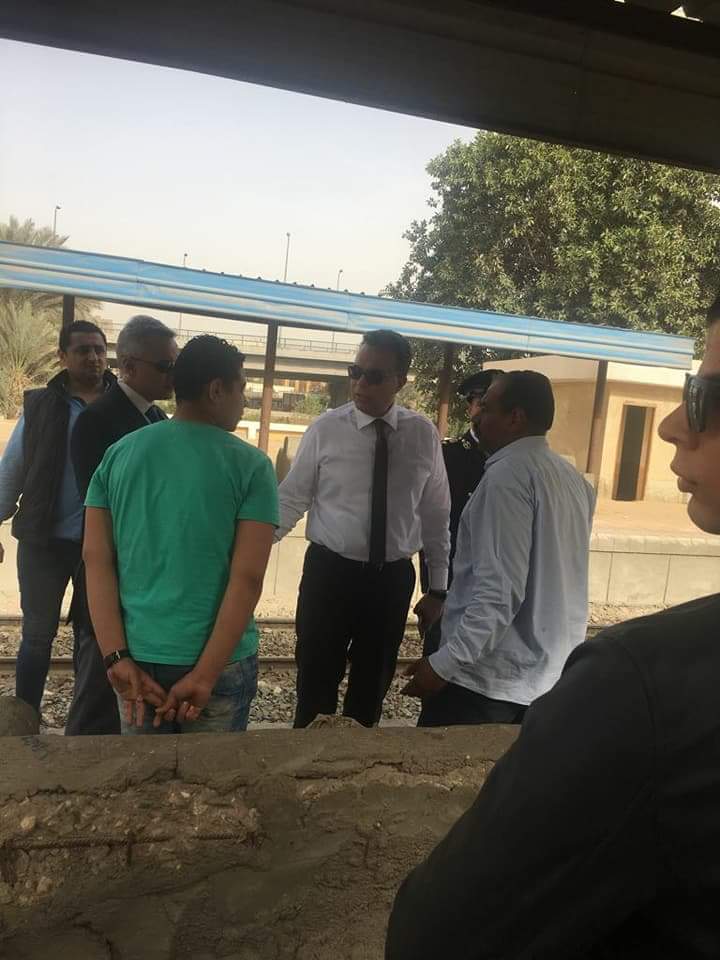 وزير النقل يتفقد عدد من محطات ومزلقانات وأبراج  السكك الحديدية بمحافظة الجيزة