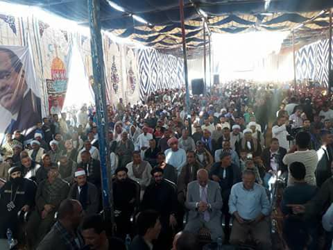 تزاحم الآف المواطنين في مؤتمر معاك لتأييد السيسي ببني صامت ببني مزار