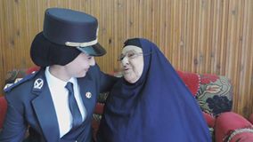 بالصور..أمن كفر الشيخ يرسم البسمة علي وجوه«المسنات» في اليوم العالمي للمرأة