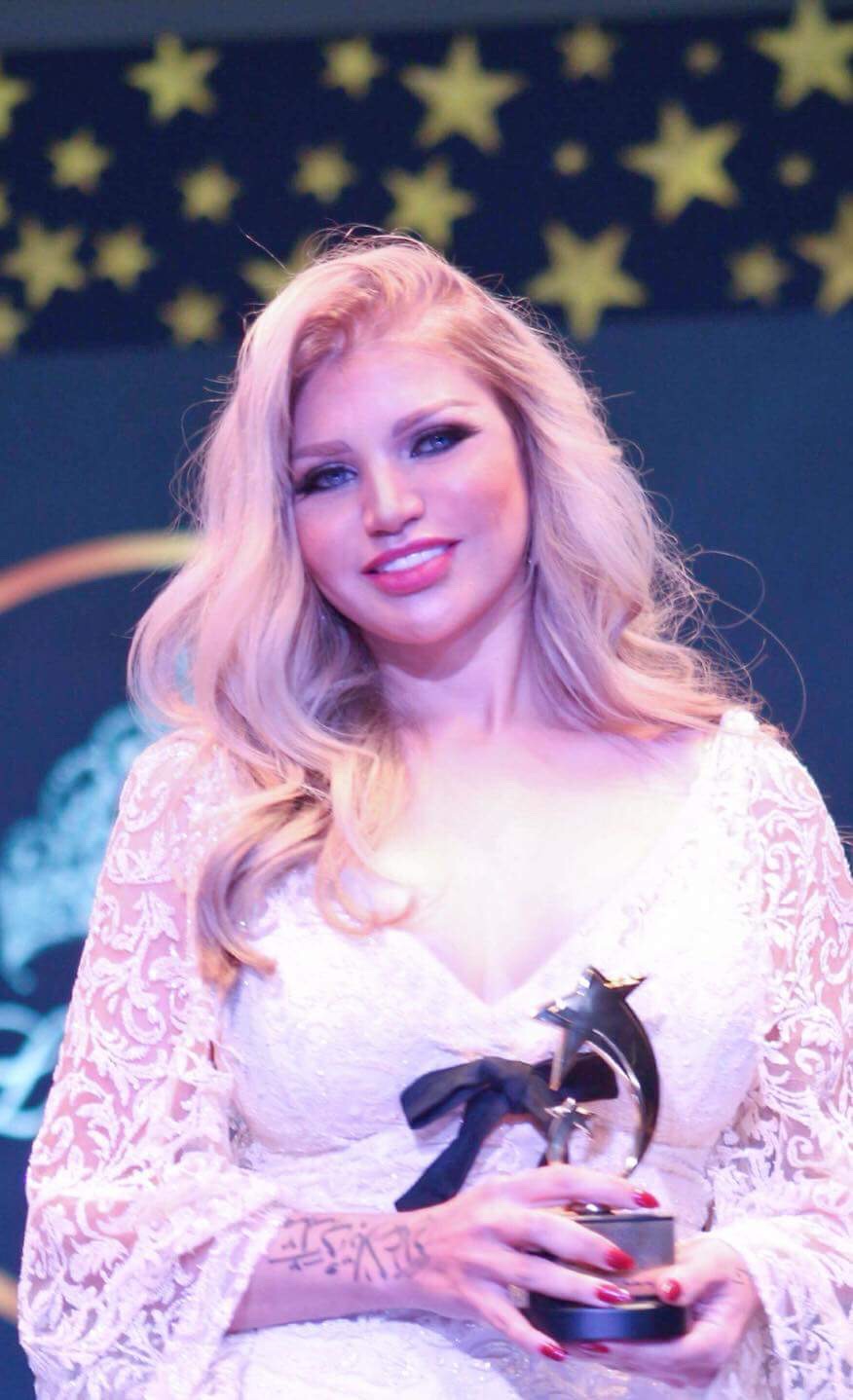 بالصور....ياسمين الخطيب تتألق فى تقديم مؤتمر مهرجان الموضة العربية