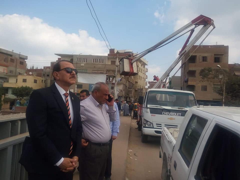 رئيس مدينة ههيا يتابع أعمال الكهرباء والصيانة