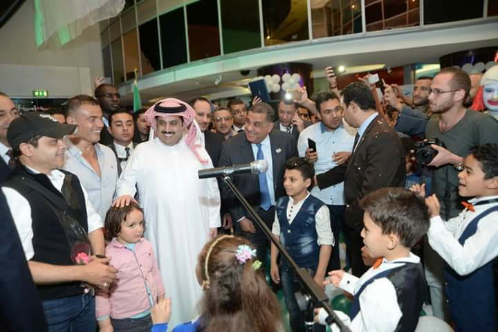 تركى آل شيخ يزور مستشفى 57357 ويرافقه عمر دياب ومحمد هنيدى ومحمد حماقى